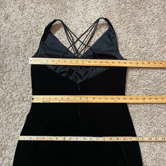 Vintage Cocktail Dress Size 10 Black Velvet Short Mini Strappy Party 90s Y2K - Picture 13 of 16
